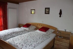 2 soverom og sengetøy