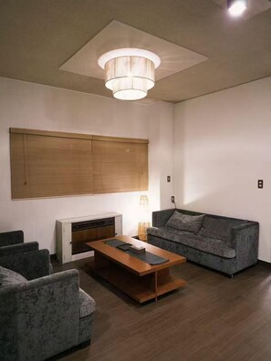 Interior detail - Kousano Mori (Hakone)