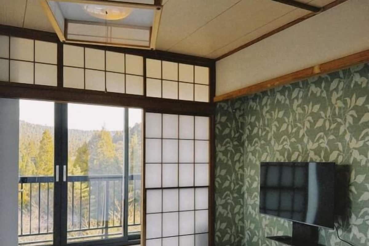 Chambre double ou avec lits jumeaux de style japonais (8 tatami mats with open air bath) | AccĂšs au Wi-Fi (inclus)