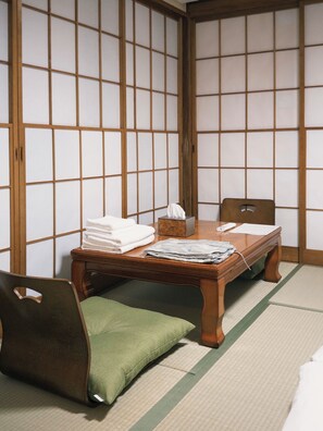 Japanilaistyylinen huone, tupakointi kielletty (8 Tatami Mats) | Ilmainen Wi-Fi, vuodevaatteet