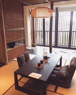 Deluxe Suite | Desk, blackout drapes, free WiFi - Shanghai Zhuli Kosa Spring Resort (Shanghai)