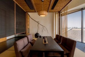 Superior Suite, 2 Bedrooms | Desk, blackout drapes, free WiFi - Shanghai Zhuli Kosa Spring Resort (Shanghai)