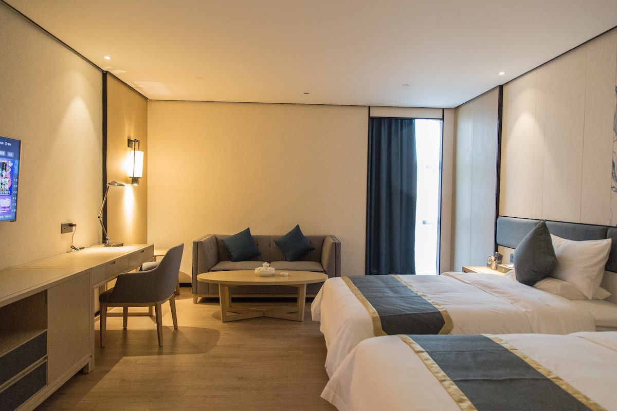 Business Double Room | In-room safe, blackout curtains, soundproofing, iron/ironing board
