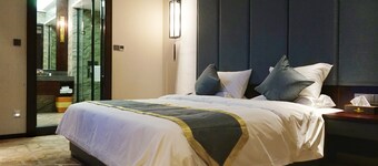 Shatou Hairun Hotel