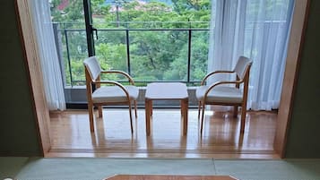 Phòng 4 truyền thống, không hút thuốc (Sushi Auberge, Private Onsen) | Chăn bông, két bảo mật tại phòng, trang trí khác biệt, màn/rèm cản sáng