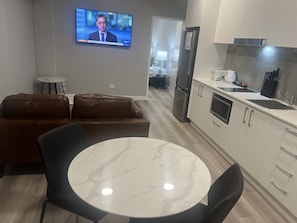 Standard Apartment | In-room dining - Nouveau on Young (Broadmeadow)