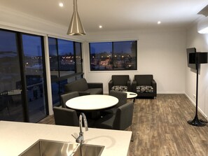 Télévision à écran plat