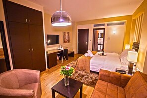Superior Room, 1 King Bed with Sofa bed | Living area