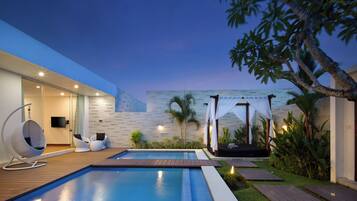 Luxury Villa, 1 King Bed, Non Smoking | 1 bedroom, premium bedding, in-room safe, desk