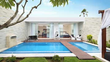 Luxury Villa, 1 King Bed, Non Smoking | 1 bedroom, premium bedding, in-room safe, desk