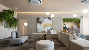 Lobby sitting area - No.25 Signature Hotel Daechung (Busan)