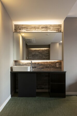 Doppelzimmer (Hollywood) | Waschbecken im Bad