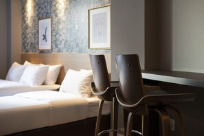 Blackout drapes, soundproofing, free WiFi, bed sheets - No.25 Signature Hotel Daechung (Busan)