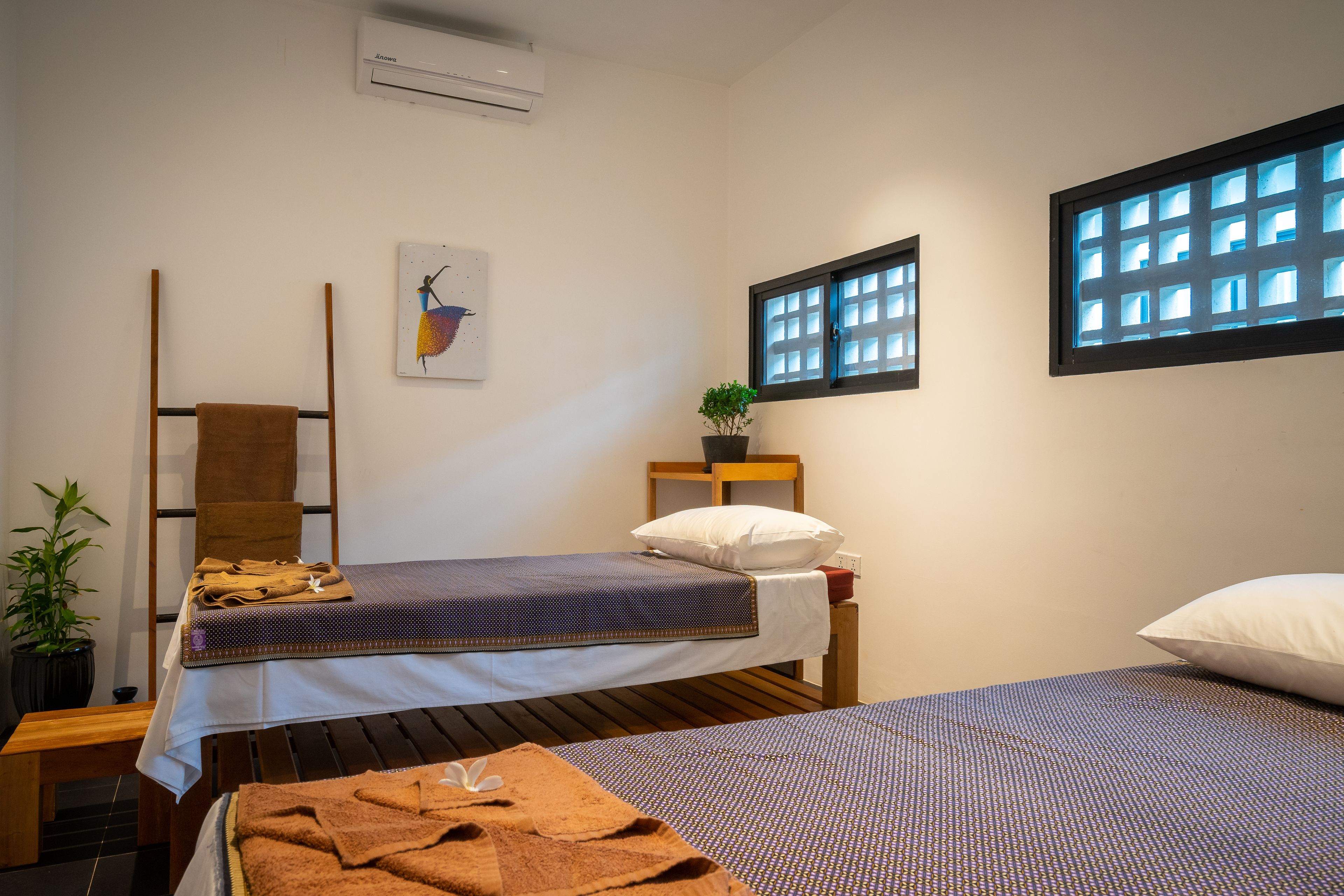 sauna, hot tub, steam room, body treatments, aromatherapy