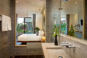 华丽客房, 阳台 (Deluxe Double with Balcony) | 埃及棉床单、高档床上用品、羽绒被、迷你吧