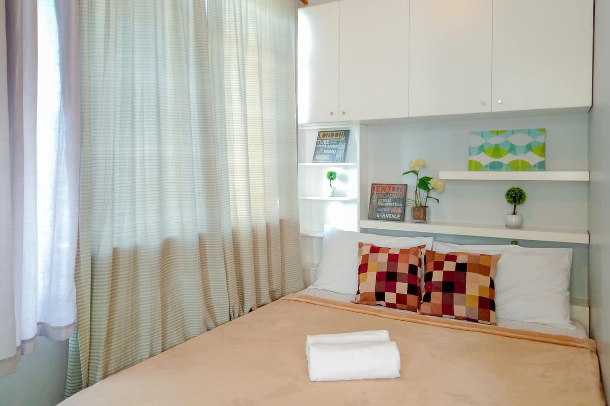 1BR next to Grand Canal Mall | พื้นที่ทำงานแบบใช้แล็ปท็อป, Wi-Fi ฟรี, ผ้าปูที่นอน