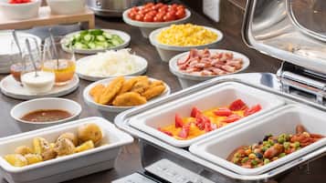 Daily buffet breakfast (JPY 780 per person)