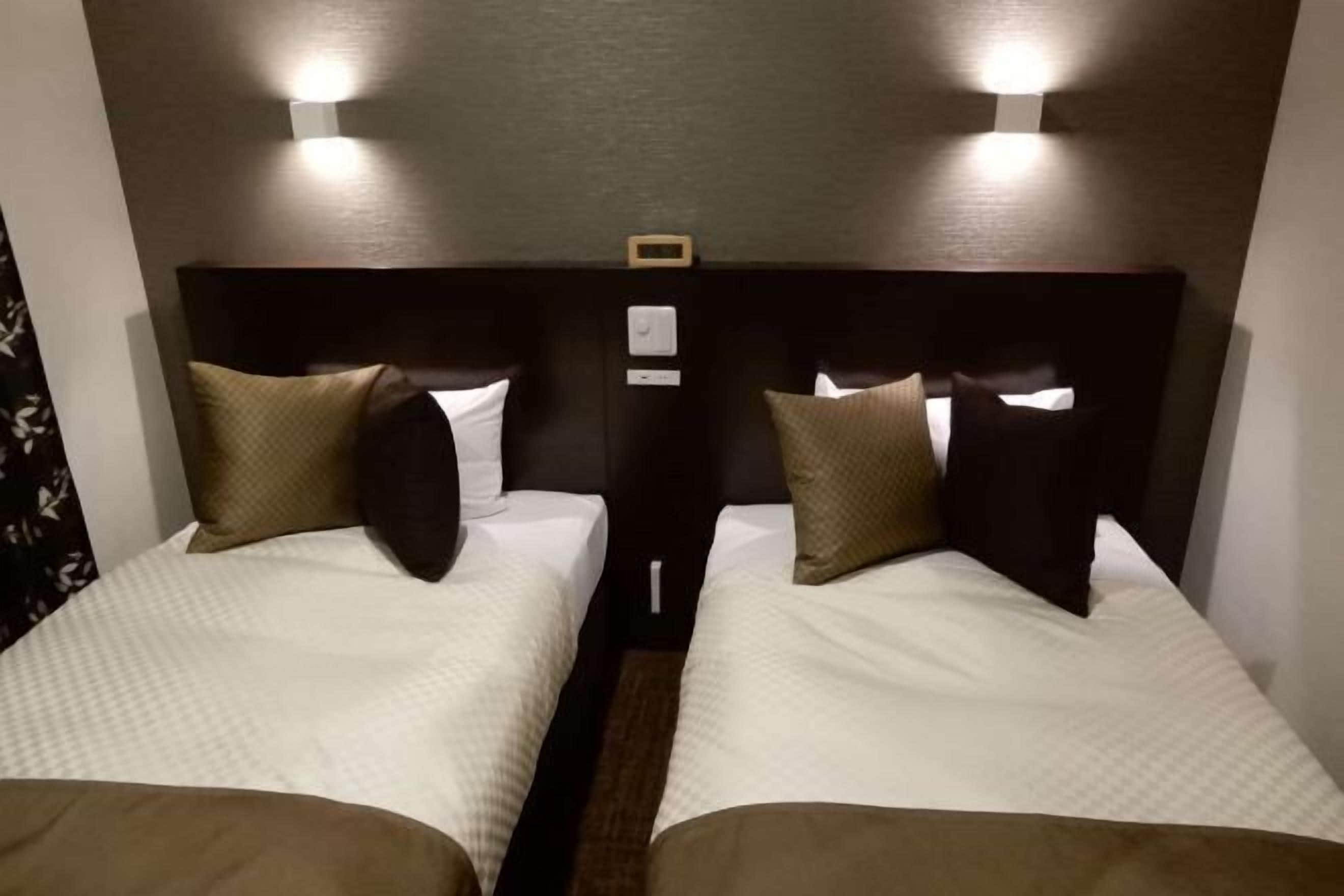 In-room safe, free WiFi, bed sheets