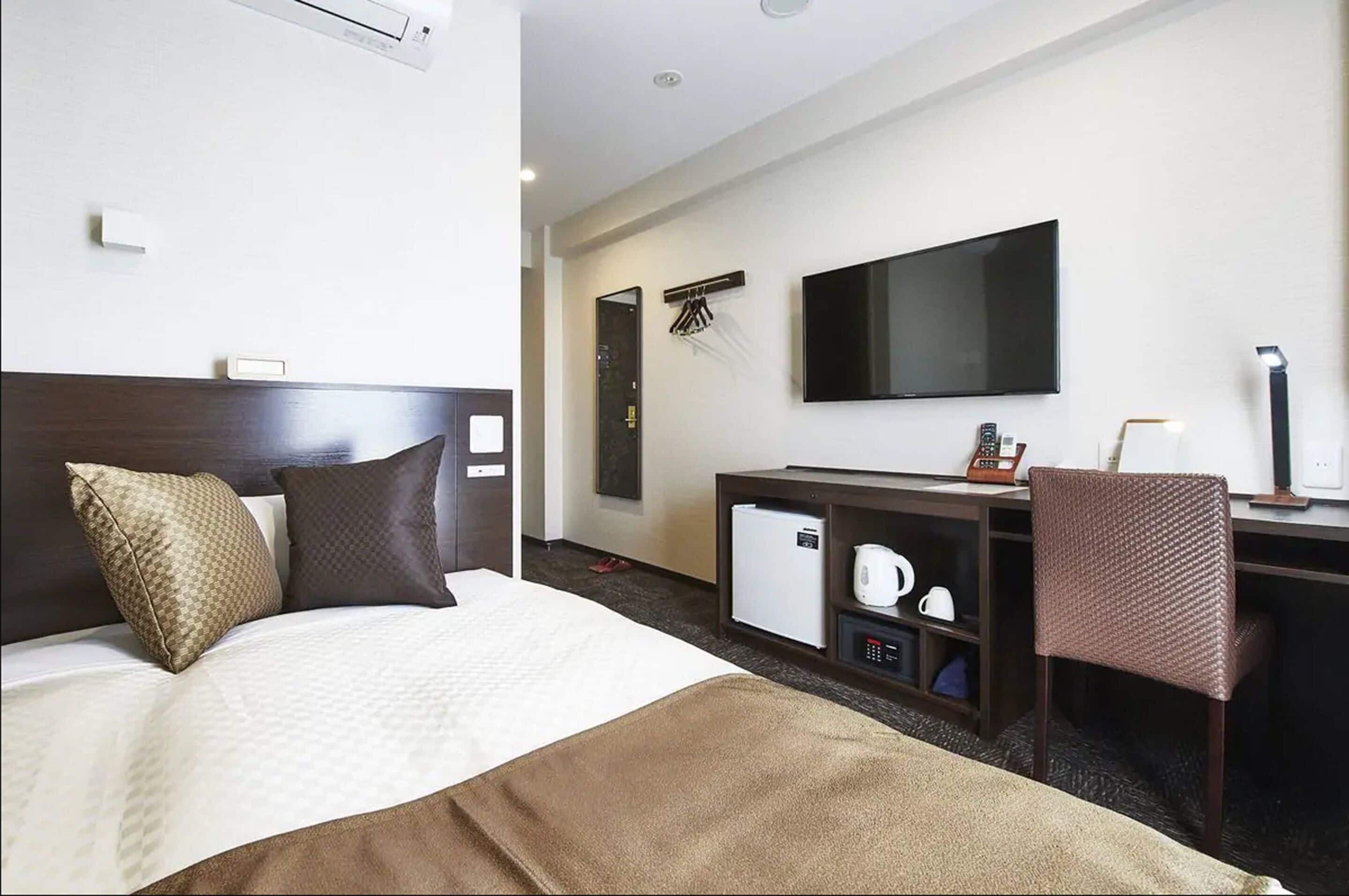 semi double room | 1 bedroom, in-room safe, free wifi, bed sheets