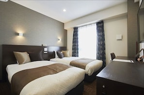 Twin Room | In-room safe, free WiFi, bed sheets