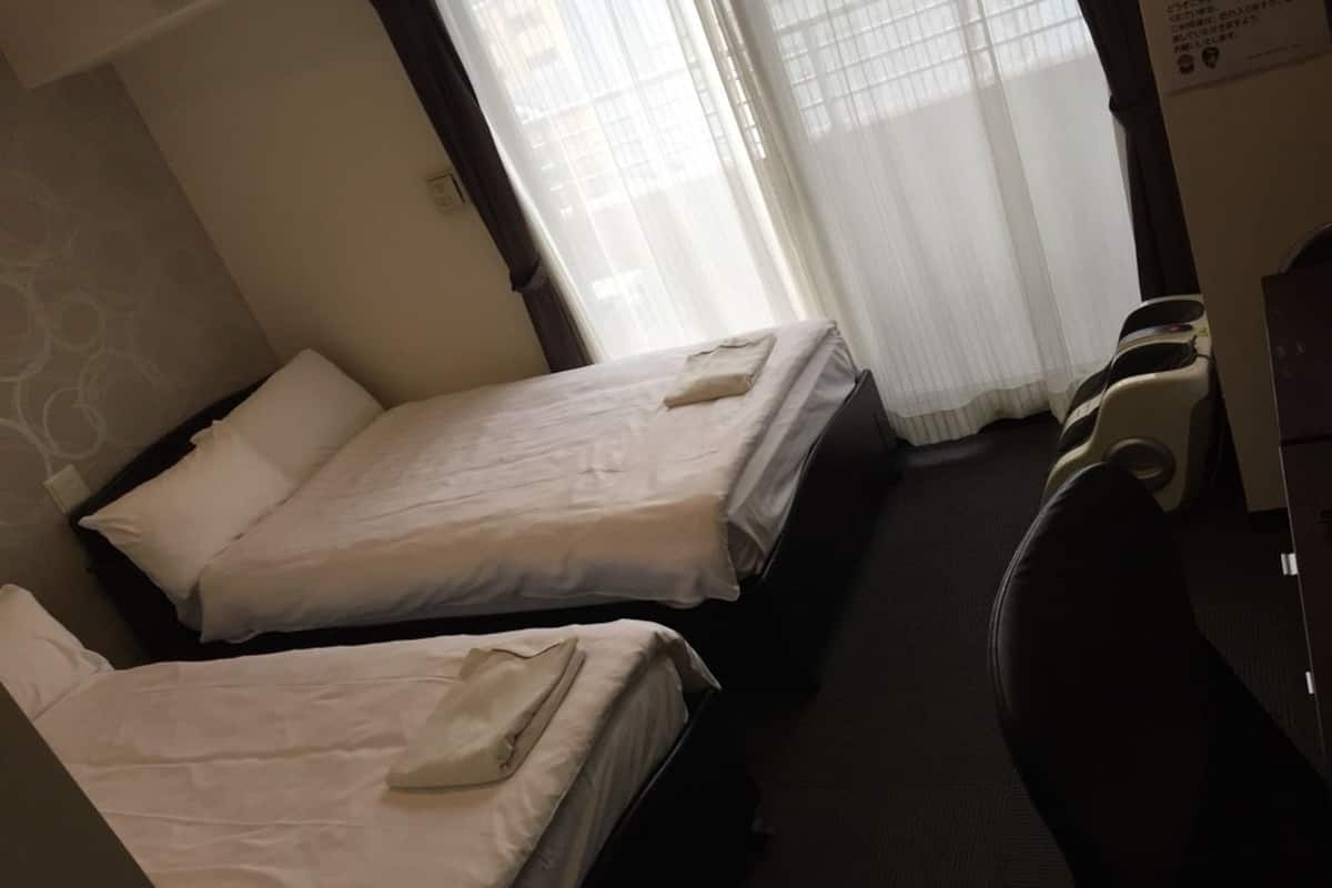 twin room, non smoking | iron/ironing board, free wifi, bed sheets