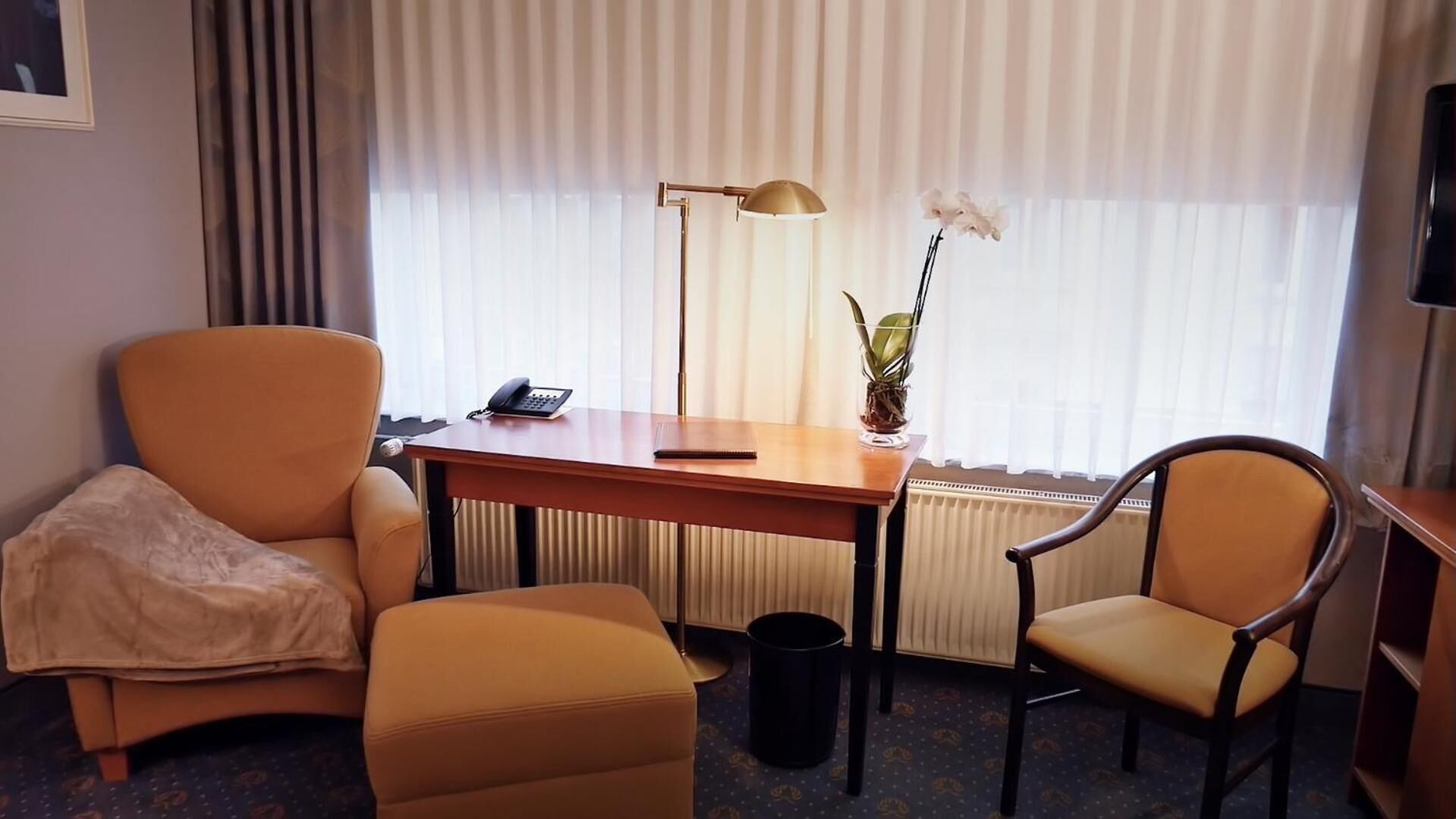 Standard Double or Twin Room | Minibar, in-room safe, desk, free cribs/infant beds