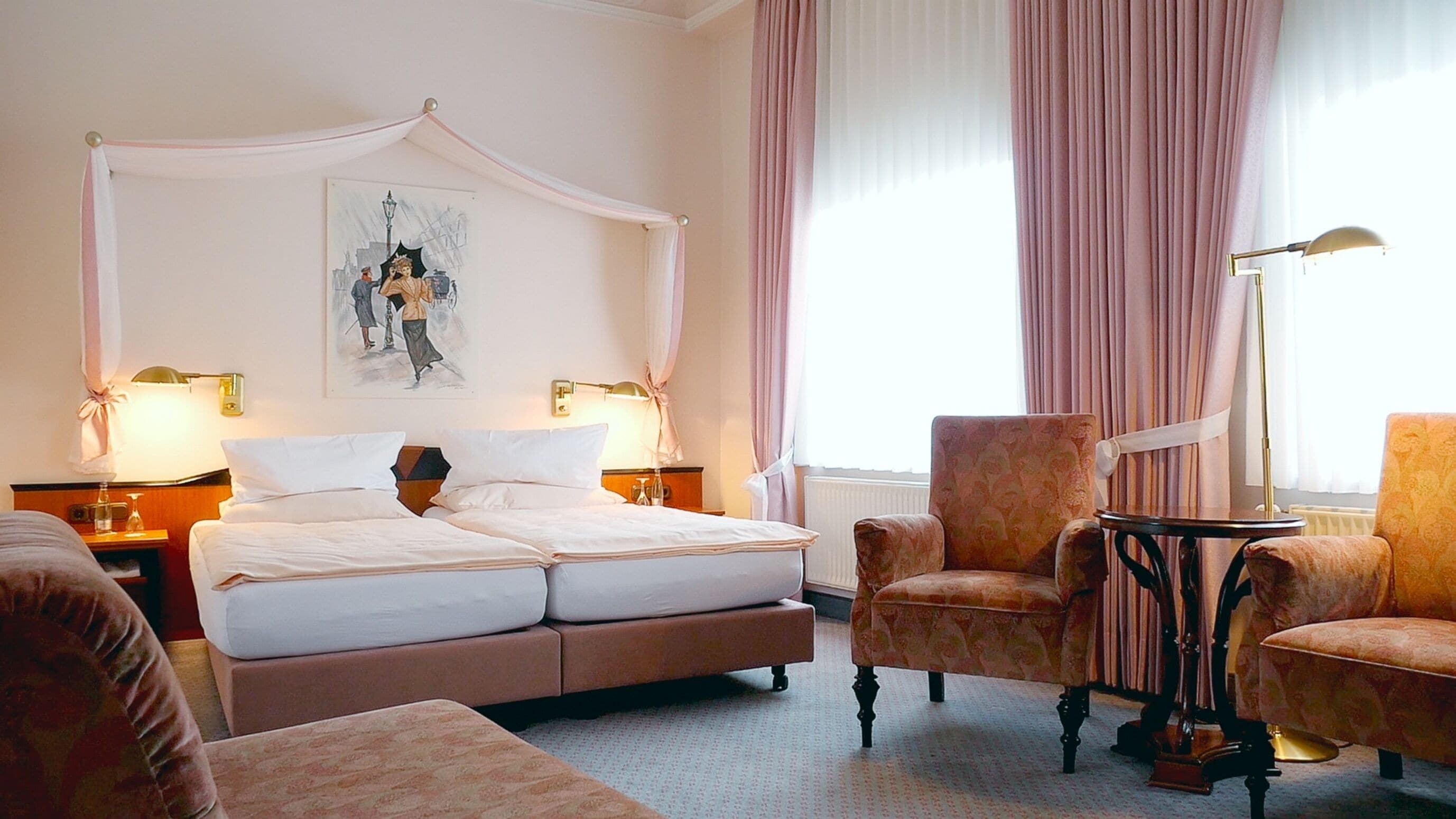 Comfort Twin Room | Minibar, in-room safe, desk, cribs (free)