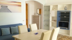 Exclusive Villa, Ocean View | Living area