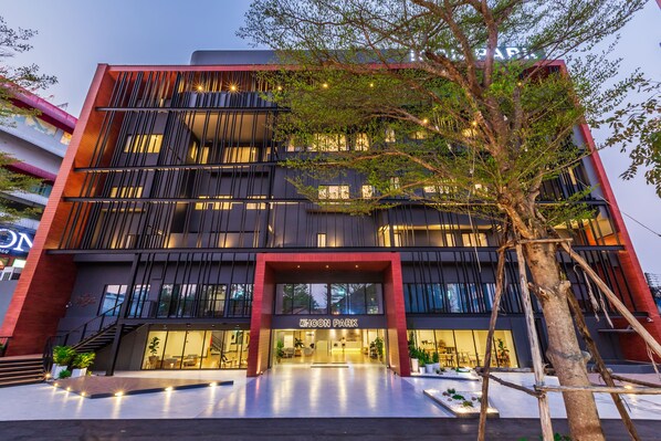 Exterior - Icon Park Hotel Chiang Mai (Chiang Mai)