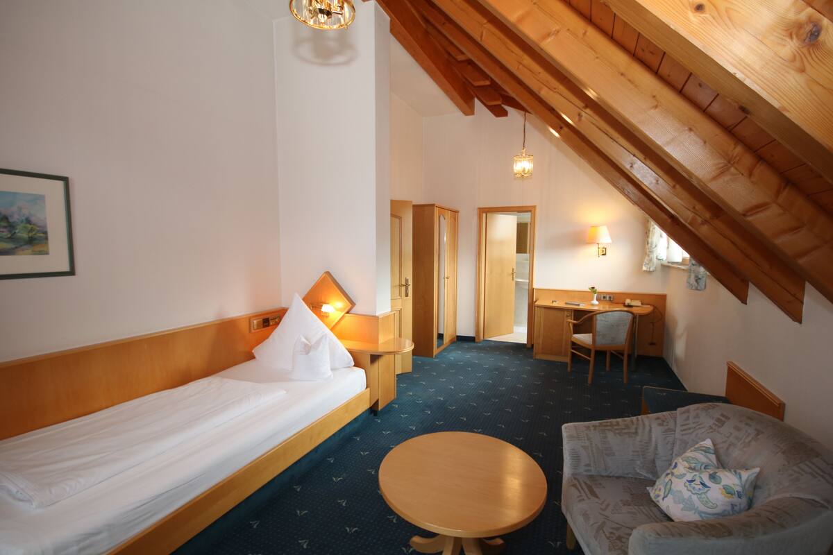 single room | living area | led tv