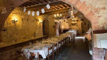 Villa, Multiple Bedrooms, Non Smoking | In-room dining