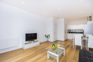 49-Zoll-Smart-TV mit Premium-TV-Sendern, Fernseher, DVD-Player
