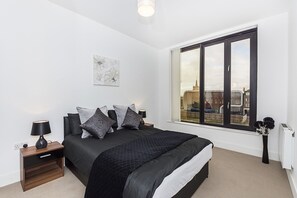 View from room - Cornwall House Apartments (Slough)