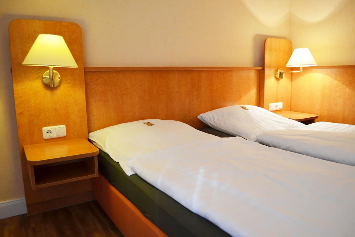 In-room safe, desk, soundproofing, free WiFi