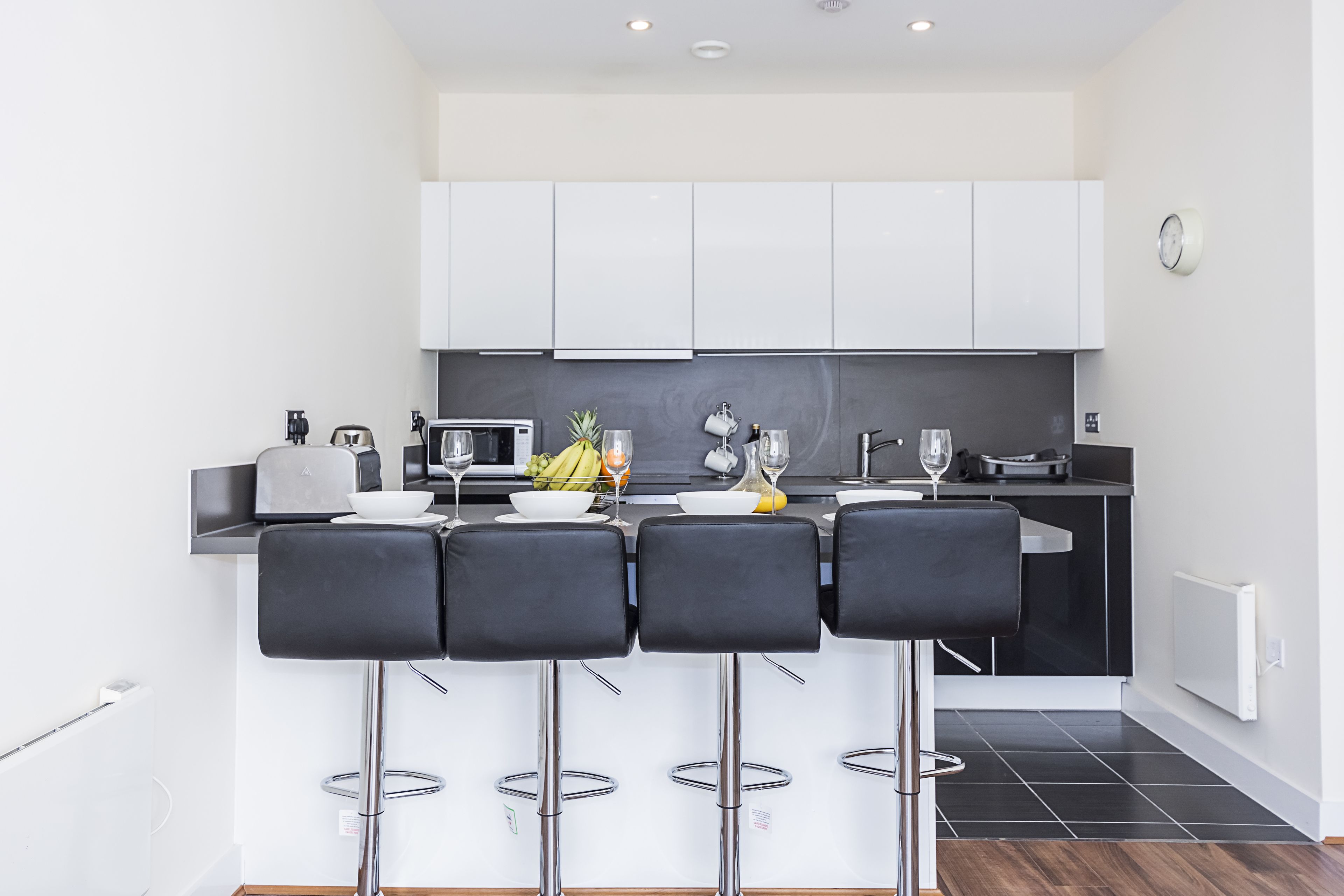 Executive Apartment, 2 Bedrooms, 2 Bathrooms, Garden View | 2 bedrooms, iron/ironing board, free WiFi, individually decorated