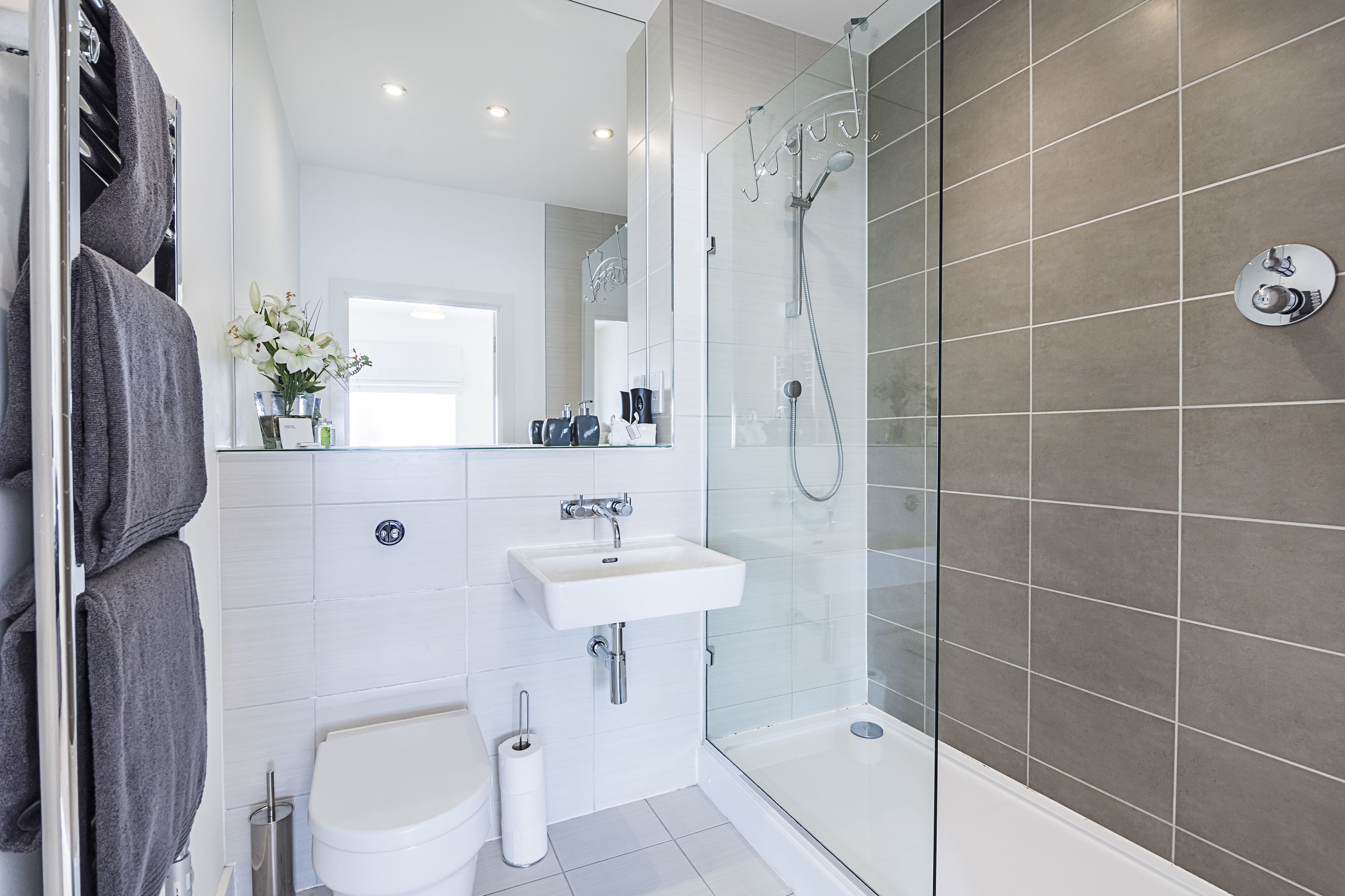 Executive Apartment, 2 Bedrooms, 2 Bathrooms, Garden View | Bathroom | Combined shower/bathtub, deep-soaking bathtub, free toiletries