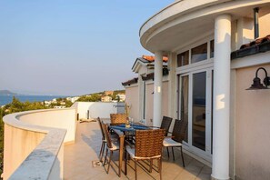 Penthouse Apartment, Terrace | Vista balcone