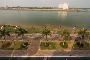 วิวริมน้ำ