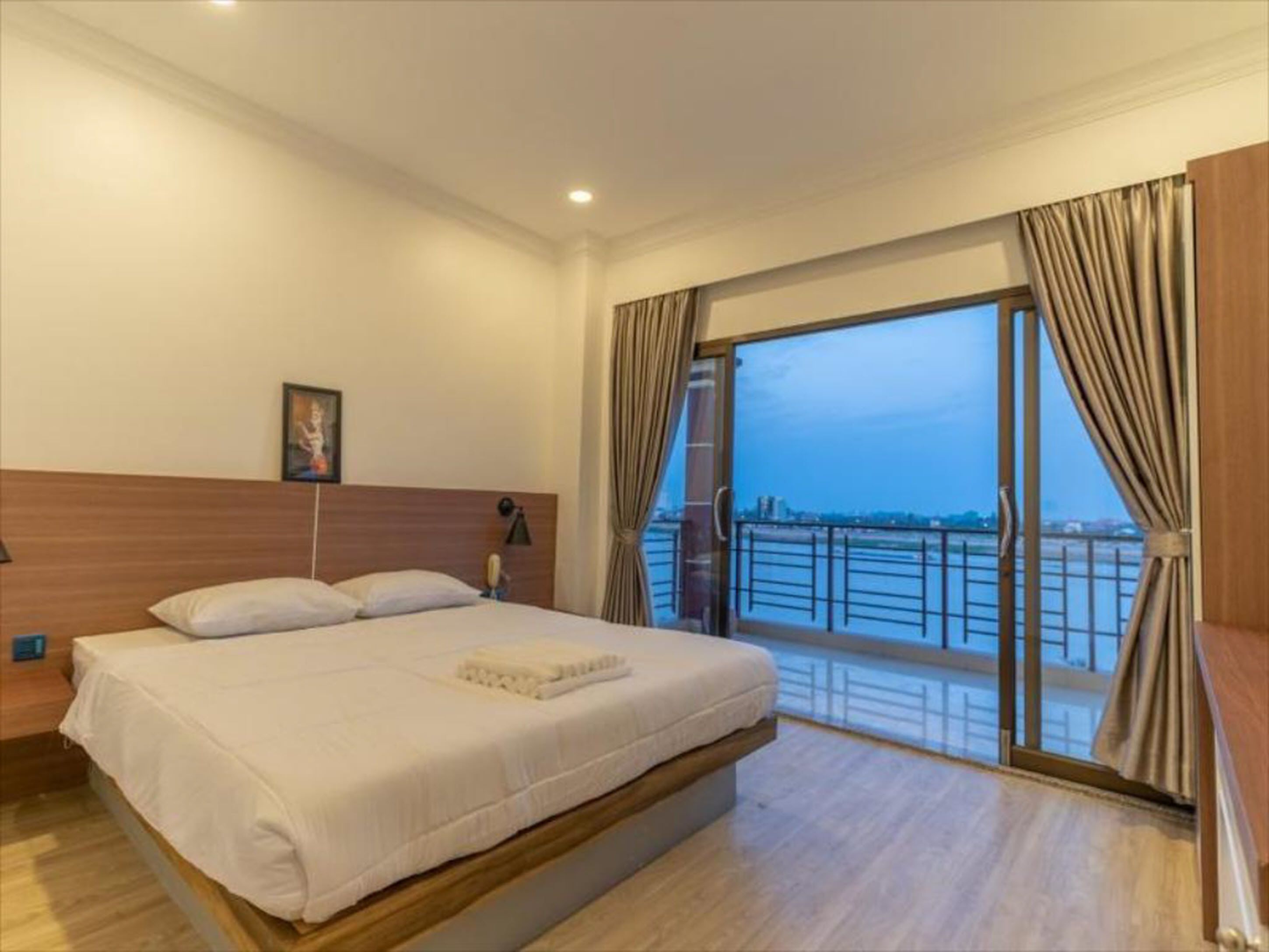 Double Room, River View | Minibar, desk, free WiFi, bed sheets