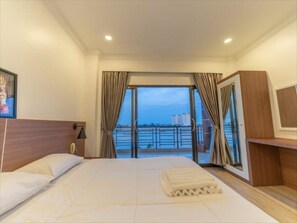 View from room - 4 Rivers Hotel (Phnom Penh)