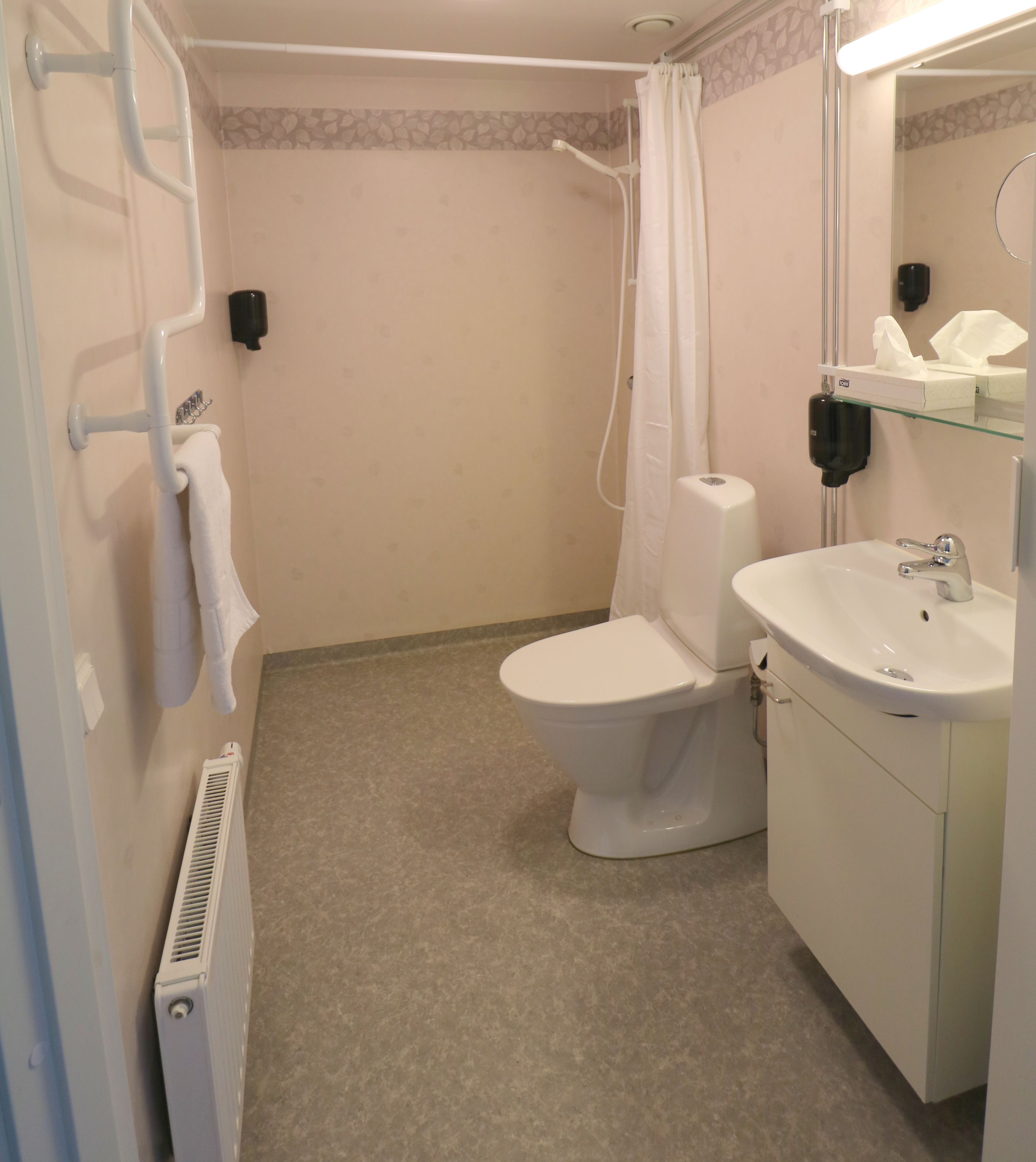 family triple room | bathroom | shower, towels