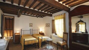 Villa, Multiple Bedrooms, Non Smoking | 7 bedrooms, individually decorated, individually furnished, desk