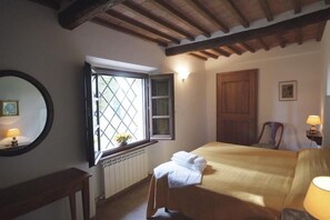 Villa, 2 Bedrooms | 7 bedrooms, individually decorated, individually furnished, desk
