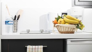 Apartment | Dapur kecil peribadi | Pembancuh kopi espreso, pembancuh kopi/teh, peti sejuk 