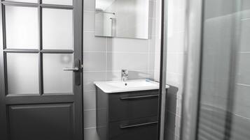 Departamento | Baño | Regadera, amenidades de baño gratuitas, secadora de cabello, toallas