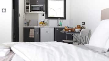1 bedroom, Frette Italian sheets, premium bedding, memory-foam beds