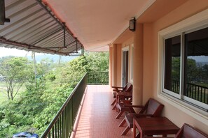 Deluxe Double Room with Sea View | Balcony - Merit Hill (Karon)