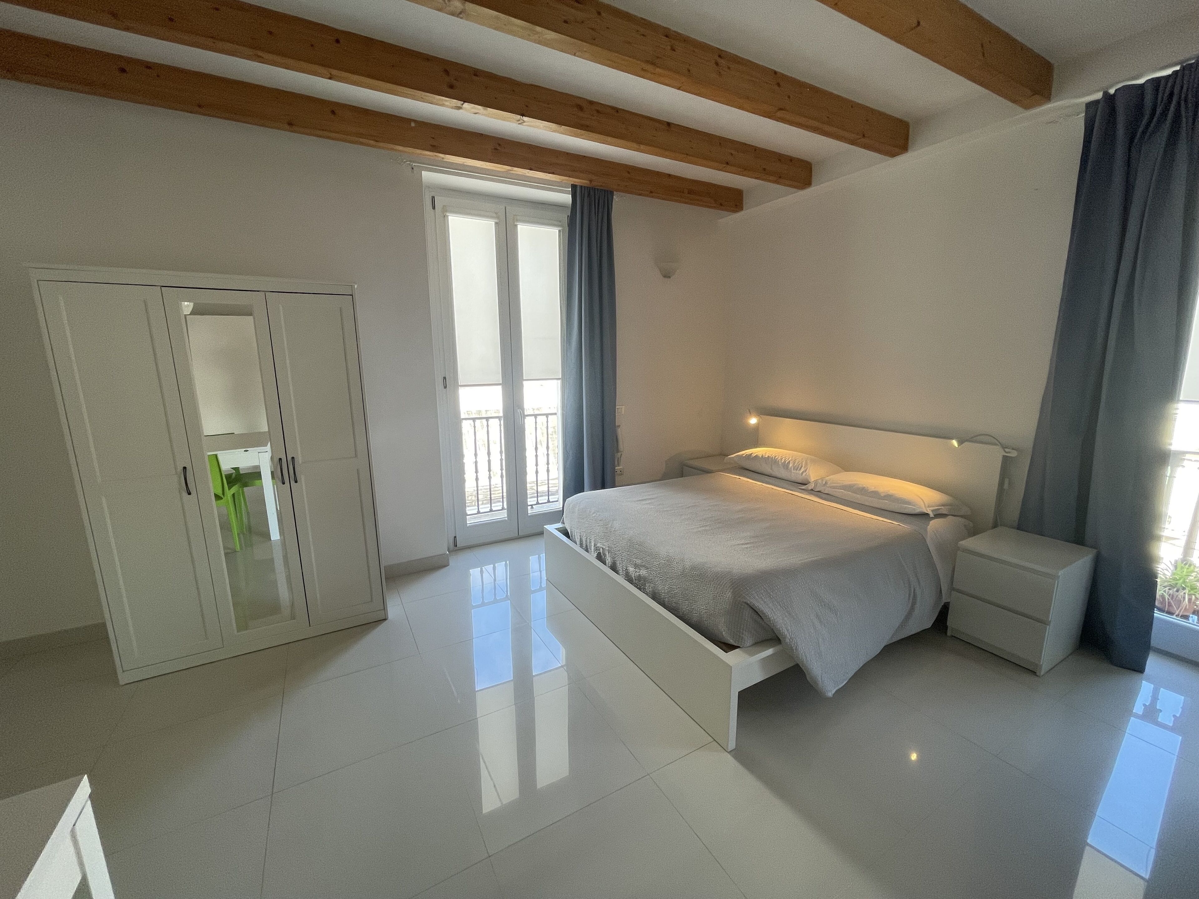 Suite n.2 | Una scrivania, Wi-Fi gratuito, lenzuola