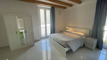 Suite n.2 | Una scrivania, Wi-Fi gratuito, lenzuola