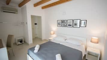 Desk, free WiFi, bed sheets